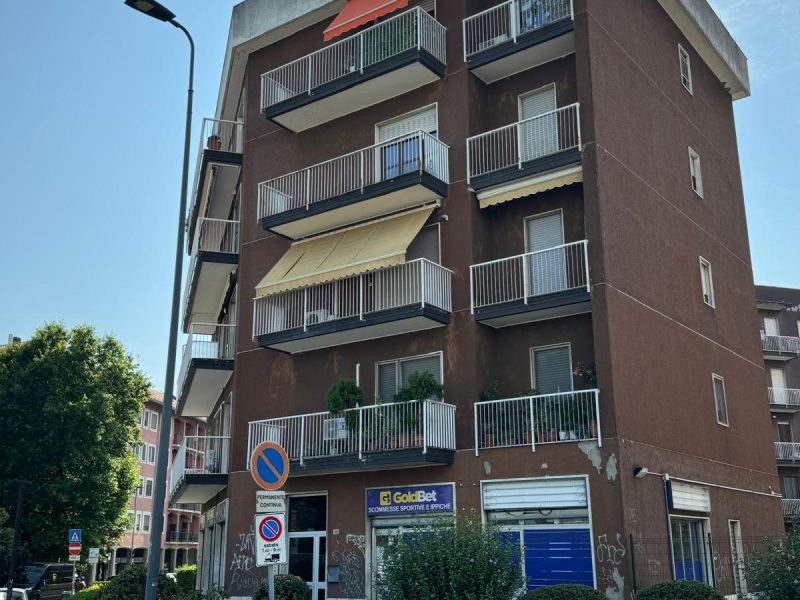 Trilocale ⦁ Via Eugenio Curiel, Rozzano MILANO (MI)